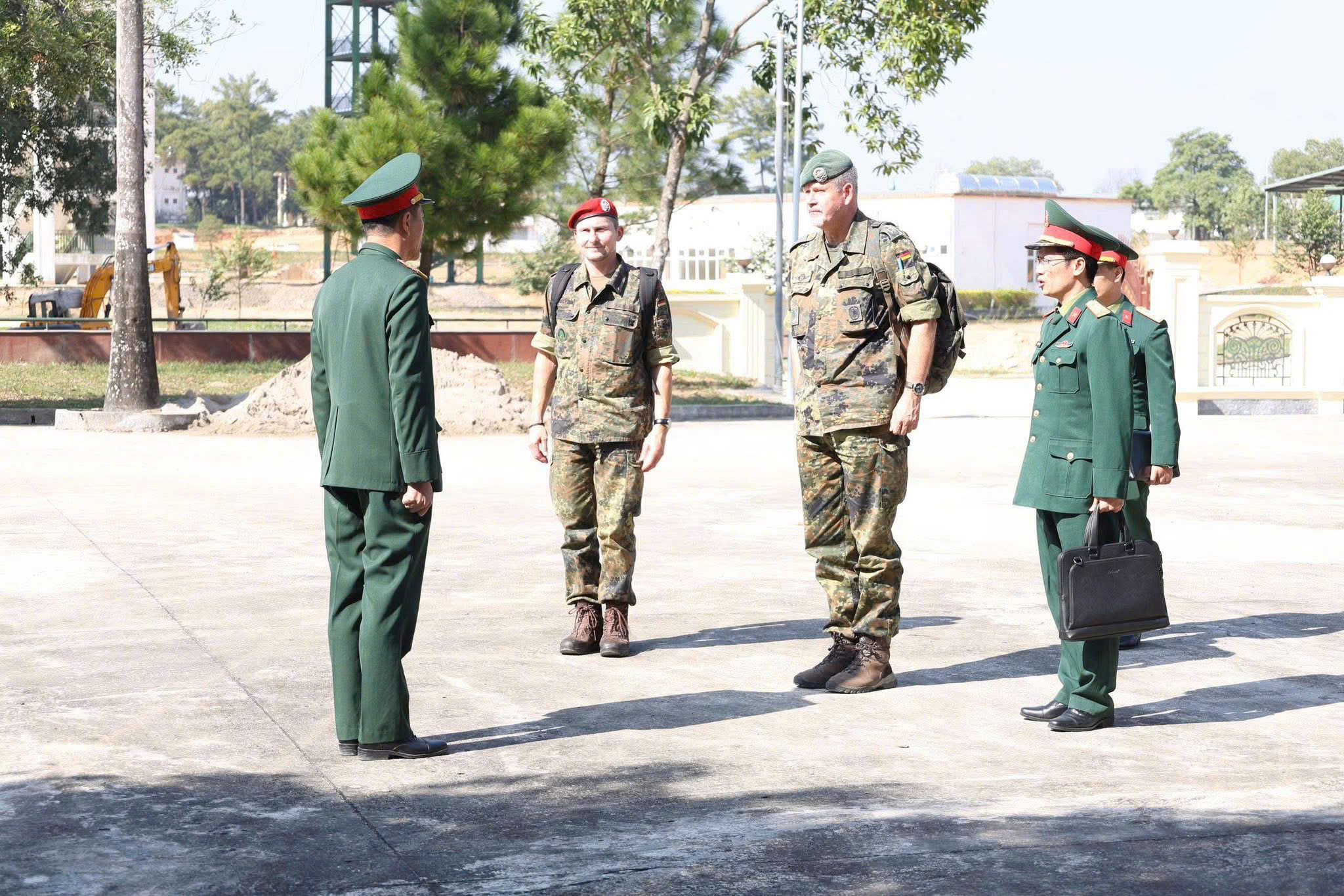 /UploadStore/admin/251208 duc/4. Working in Brigade 249.jpg